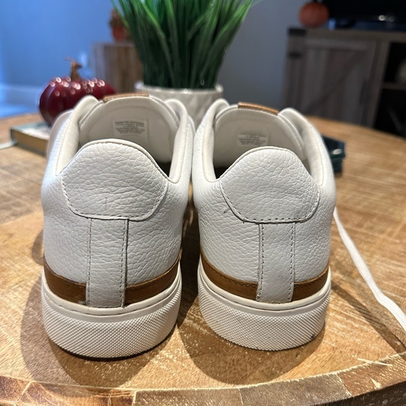 CROWN VINTAGE
Desc: Men's Crown Vintage Dathan Court White Leather Sneakers - Picture 7 of 10
